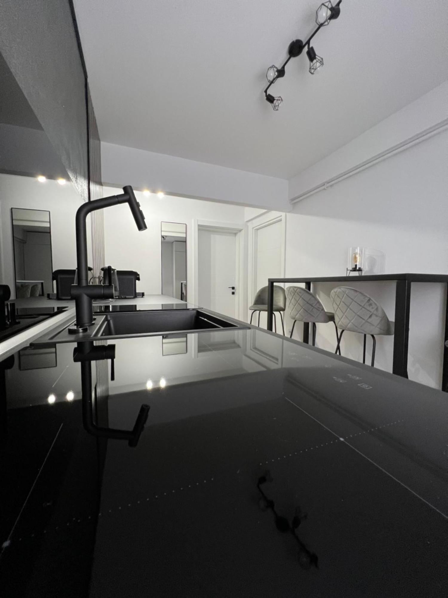 Onix Apartment Hunedoara Bagian luar foto
