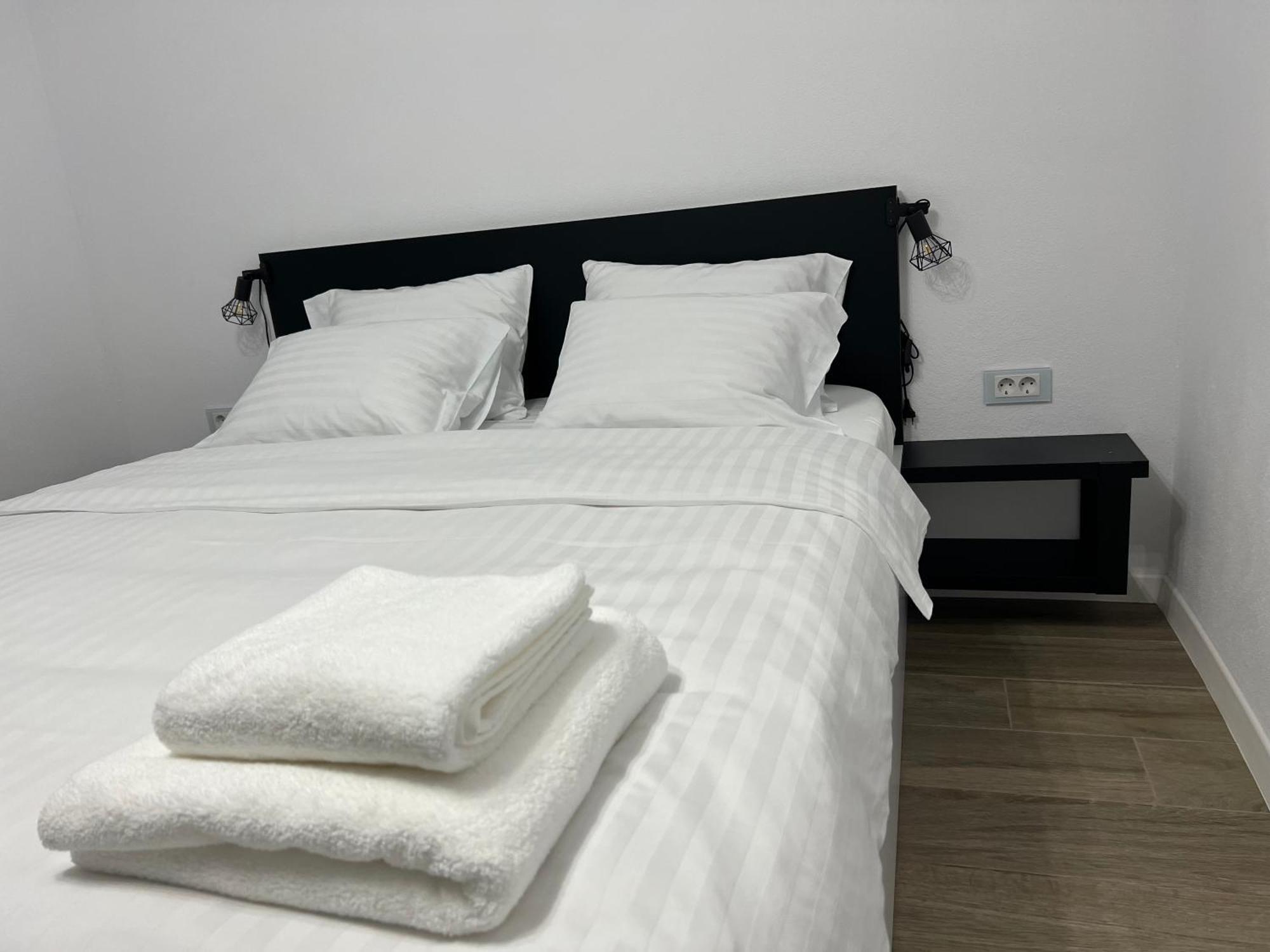 Onix Apartment Hunedoara Bagian luar foto