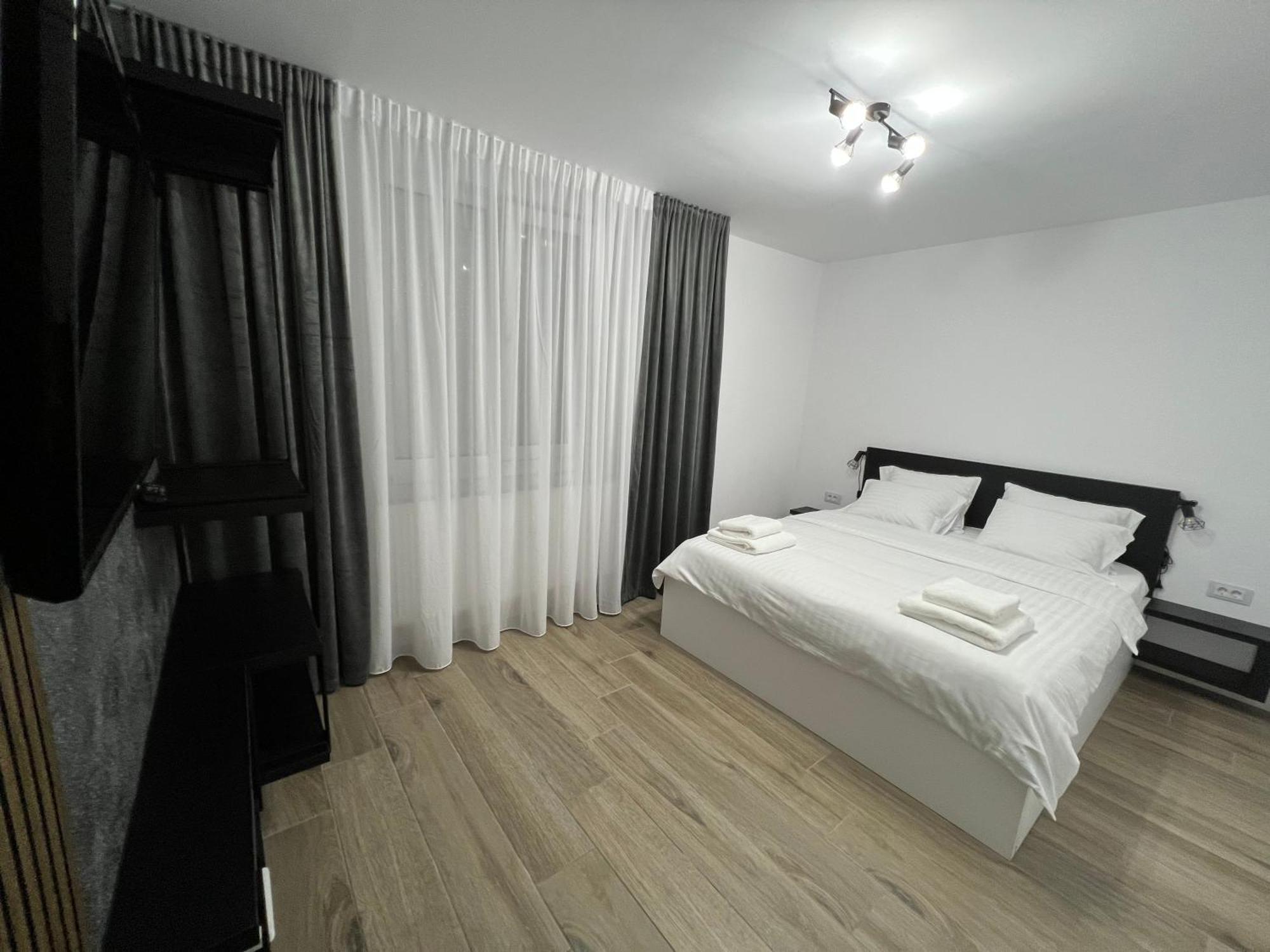 Onix Apartment Hunedoara Bagian luar foto