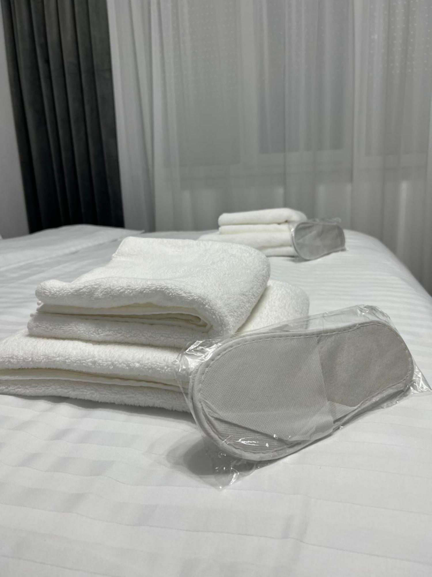 Onix Apartment Hunedoara Bagian luar foto
