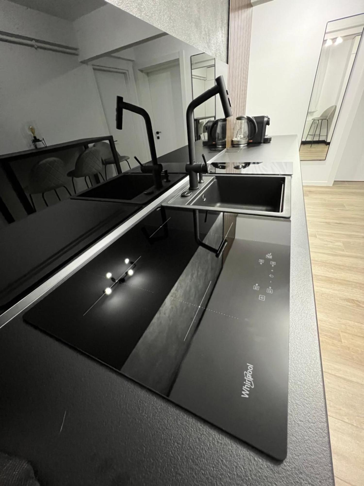 Onix Apartment Hunedoara Bagian luar foto