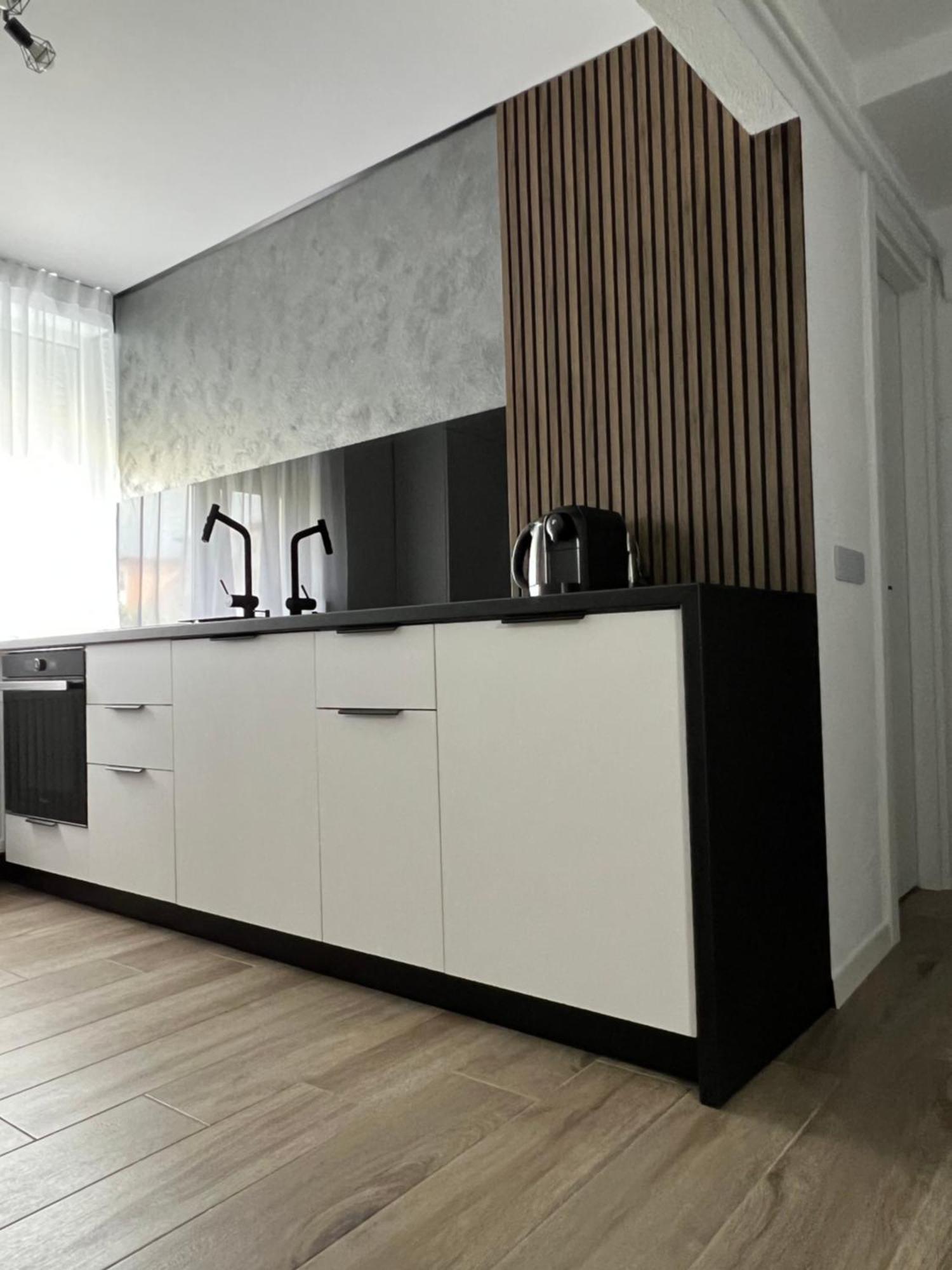 Onix Apartment Hunedoara Bagian luar foto